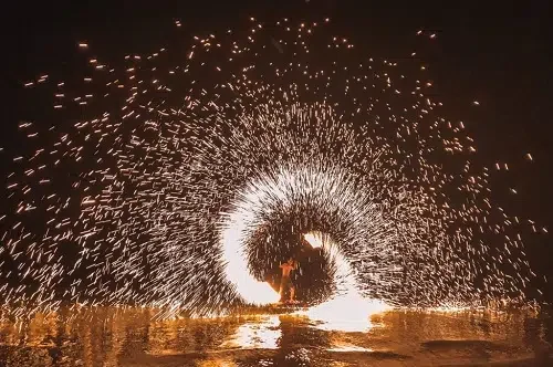 Spectacle de feu Spectacle de feu sur la plage